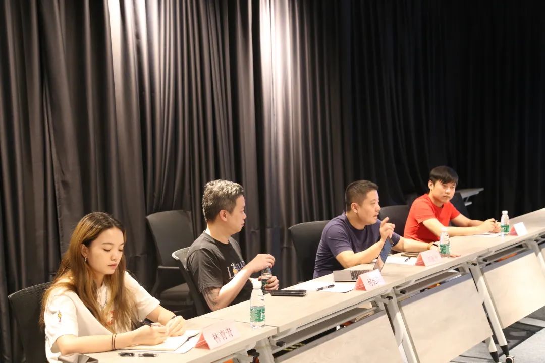 Leaders of Zhongshan Science and Technology Bureau visited Hongxing Chuanggu to carry out research and guidance on the "Light Chain" Accessory Cloud - Industrial Digitalization Project