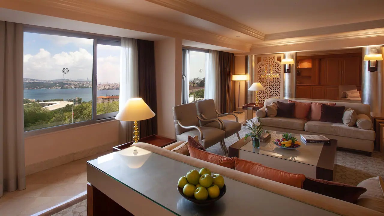 ISTAN-P0421-Presidential-Suite-Living-Room-View.16x9.jpg
